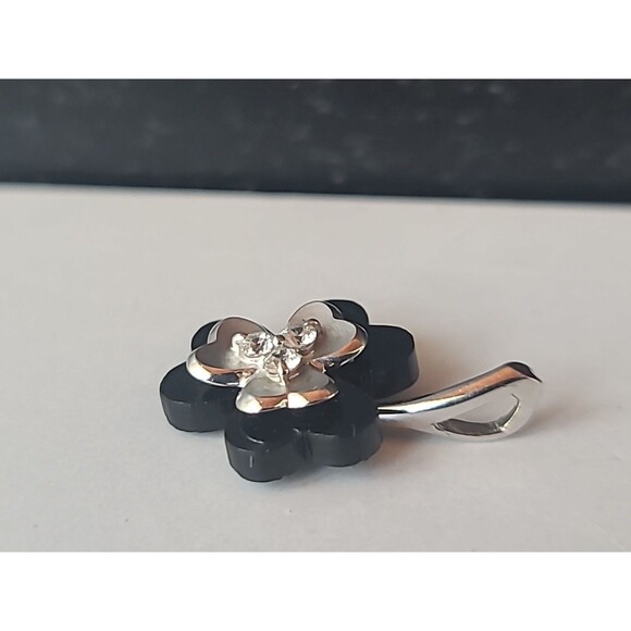 14K White Gold CZ Black Plastic Clover Pendant Vintage - Picture 4 of 10